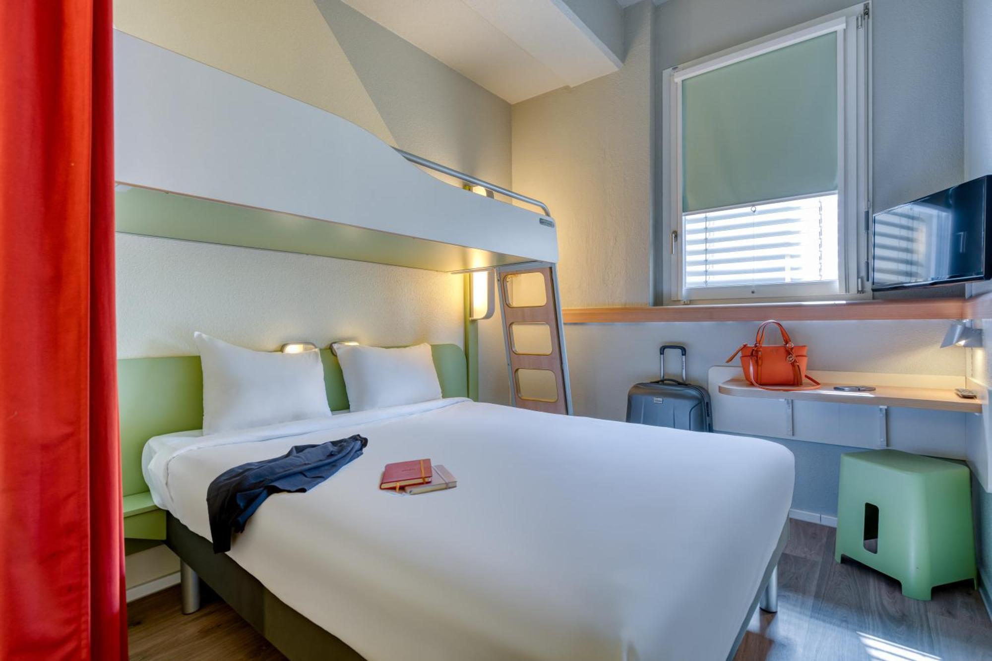Chambre Triple avec Lit Double et Lit Superposé