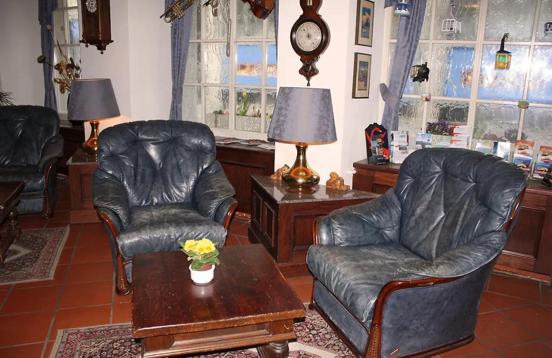 ROESLI Guest House-1
